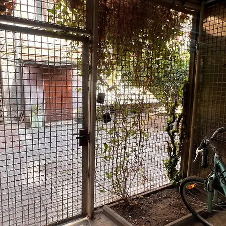 Apartamento м.арнаутская 33 *