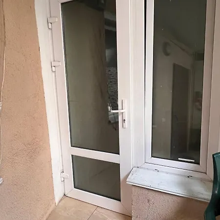 Apartman м.арнаутская 33